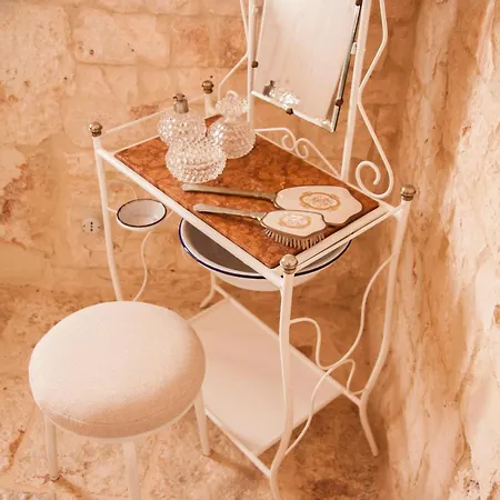 Trulli Controra 4*